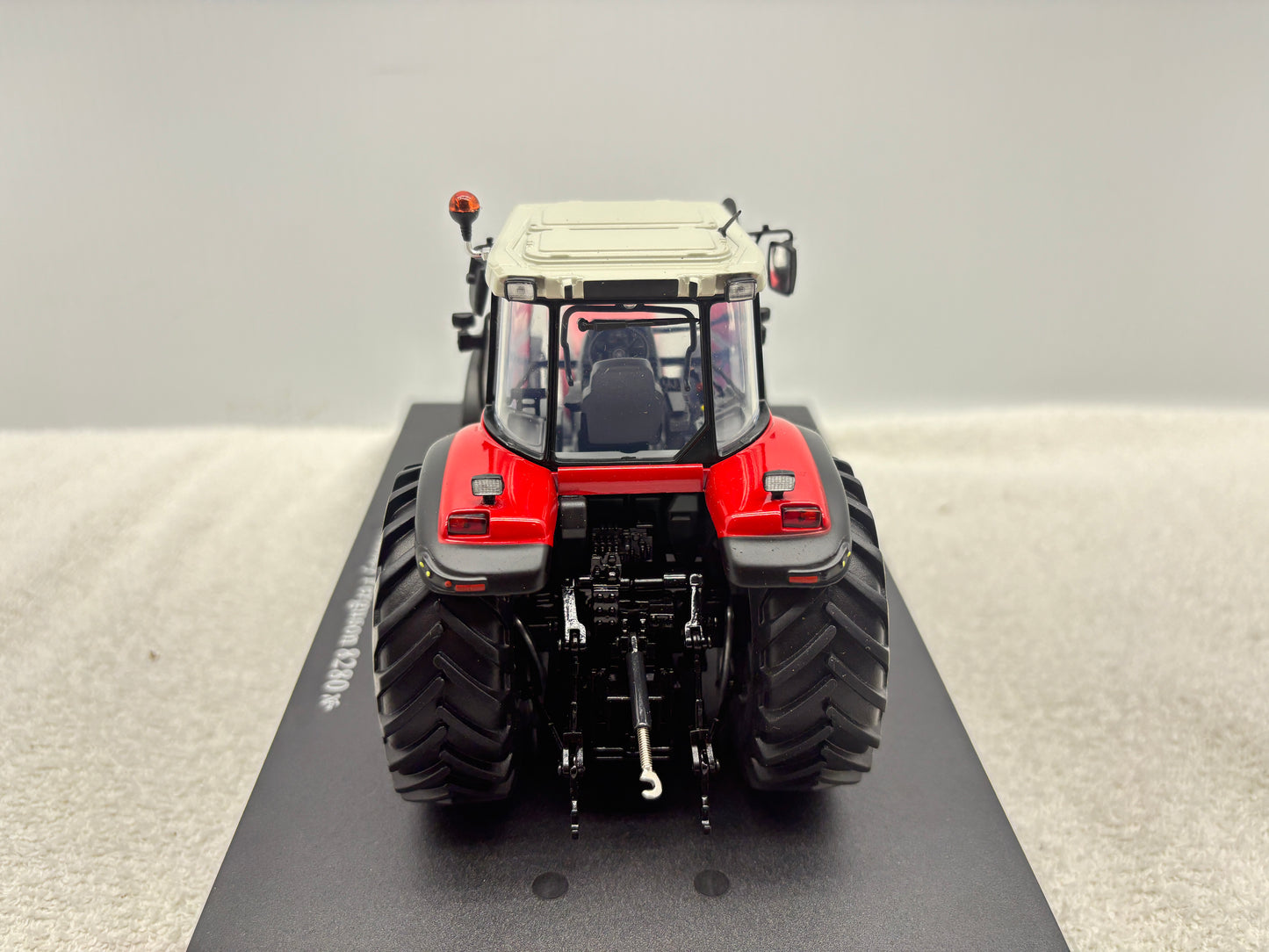 1/32 Massey Ferguson 8280 Xtra
