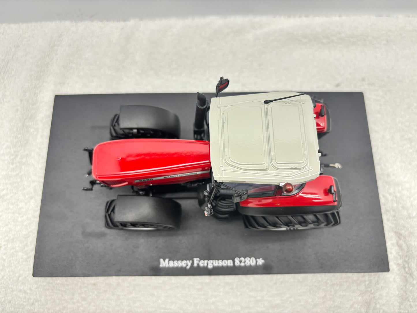 1/32 Massey Ferguson 8280 Xtra
