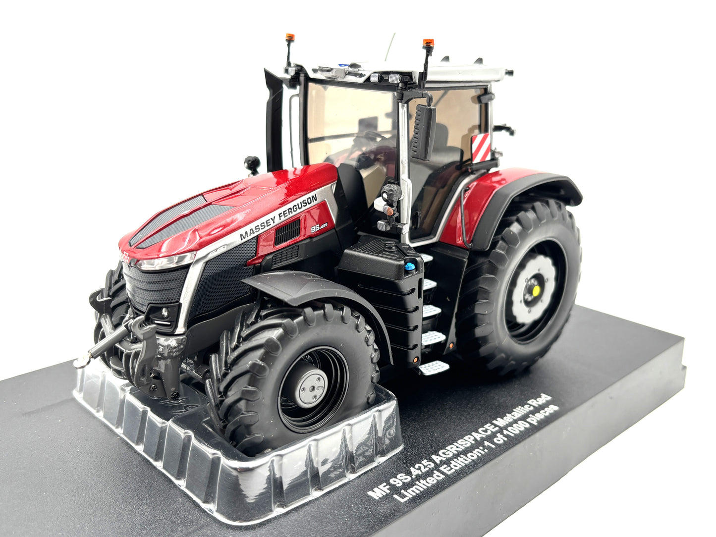 1/32 Massey Ferguson 9S.425 Agrispace Metallic Red