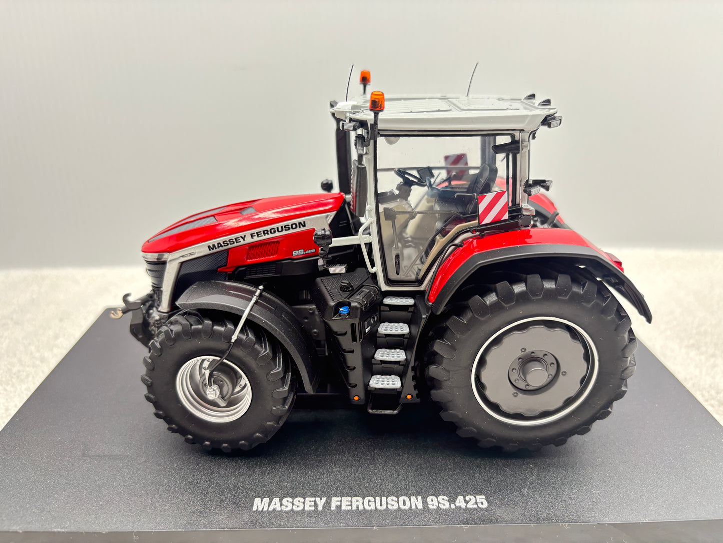1/32 Massey Ferguson 9S.425 Agritechnica