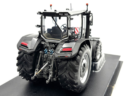 1/32 Massey Ferguson 9S.425 Black Edition