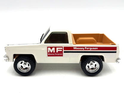 1/25 Massey Ferguson Chevrolet Pick Up