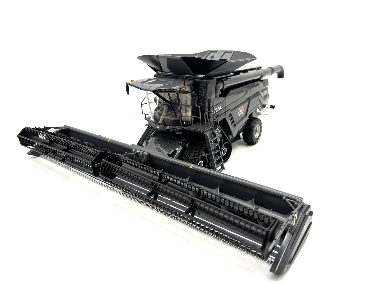 1/32 Massey Ferguson Ideal 9T Combine