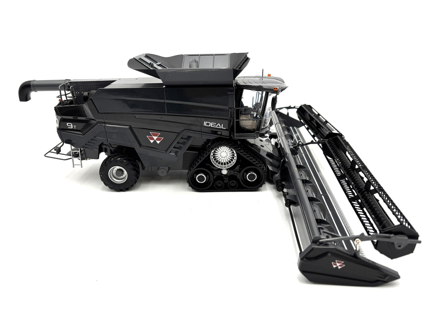 1/32 Massey Ferguson Ideal 9T Combine
