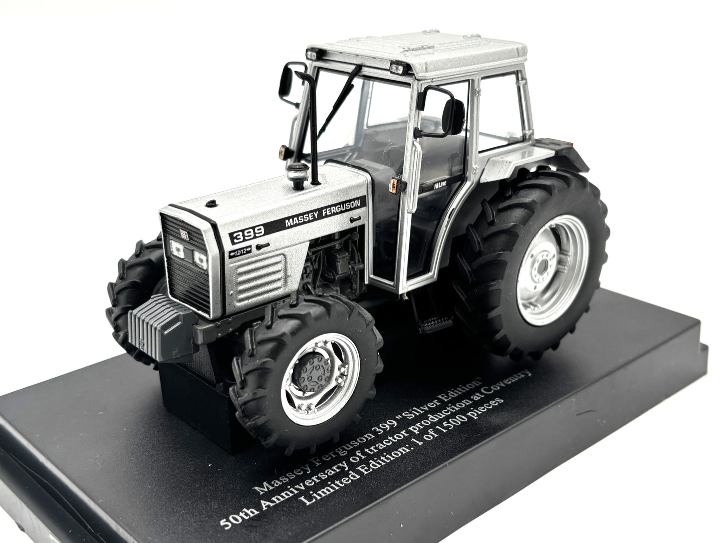 1/32 Massey Ferguson Silver Edition