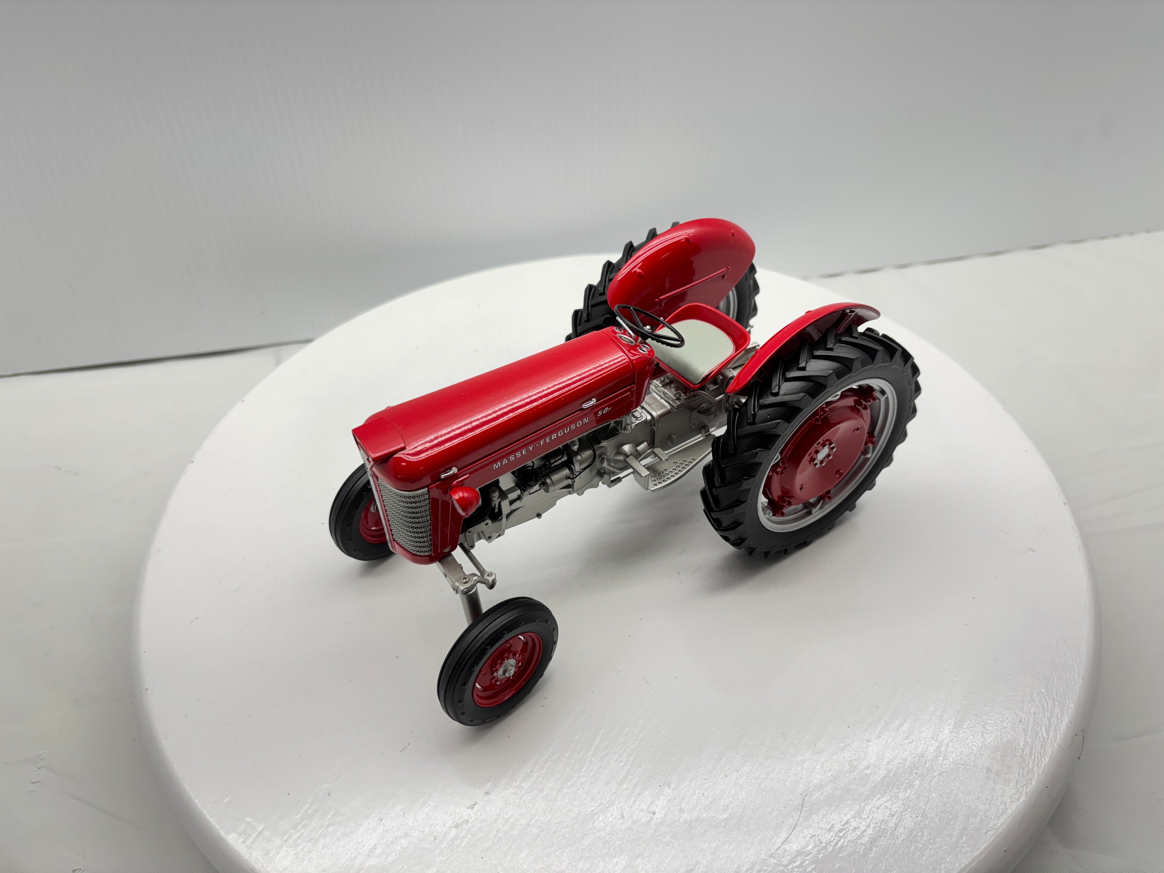 1/16 Massey Ferguson 50
