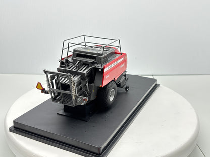 1/32 Massey Ferguson 2290