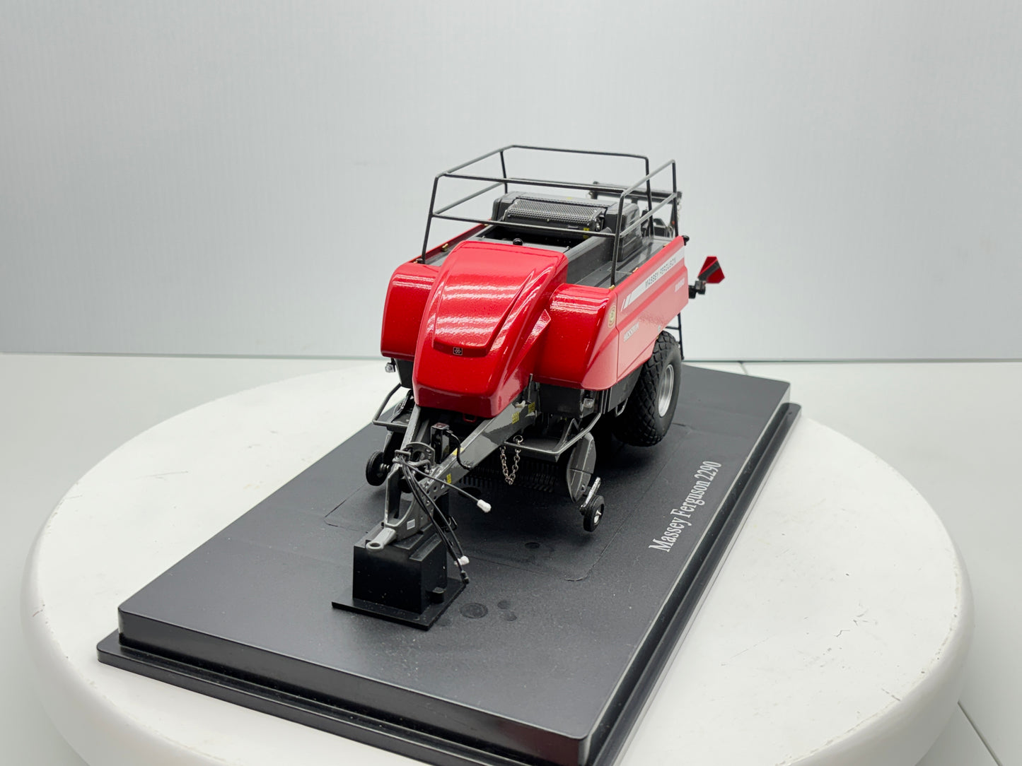 1/32 Massey Ferguson 2290