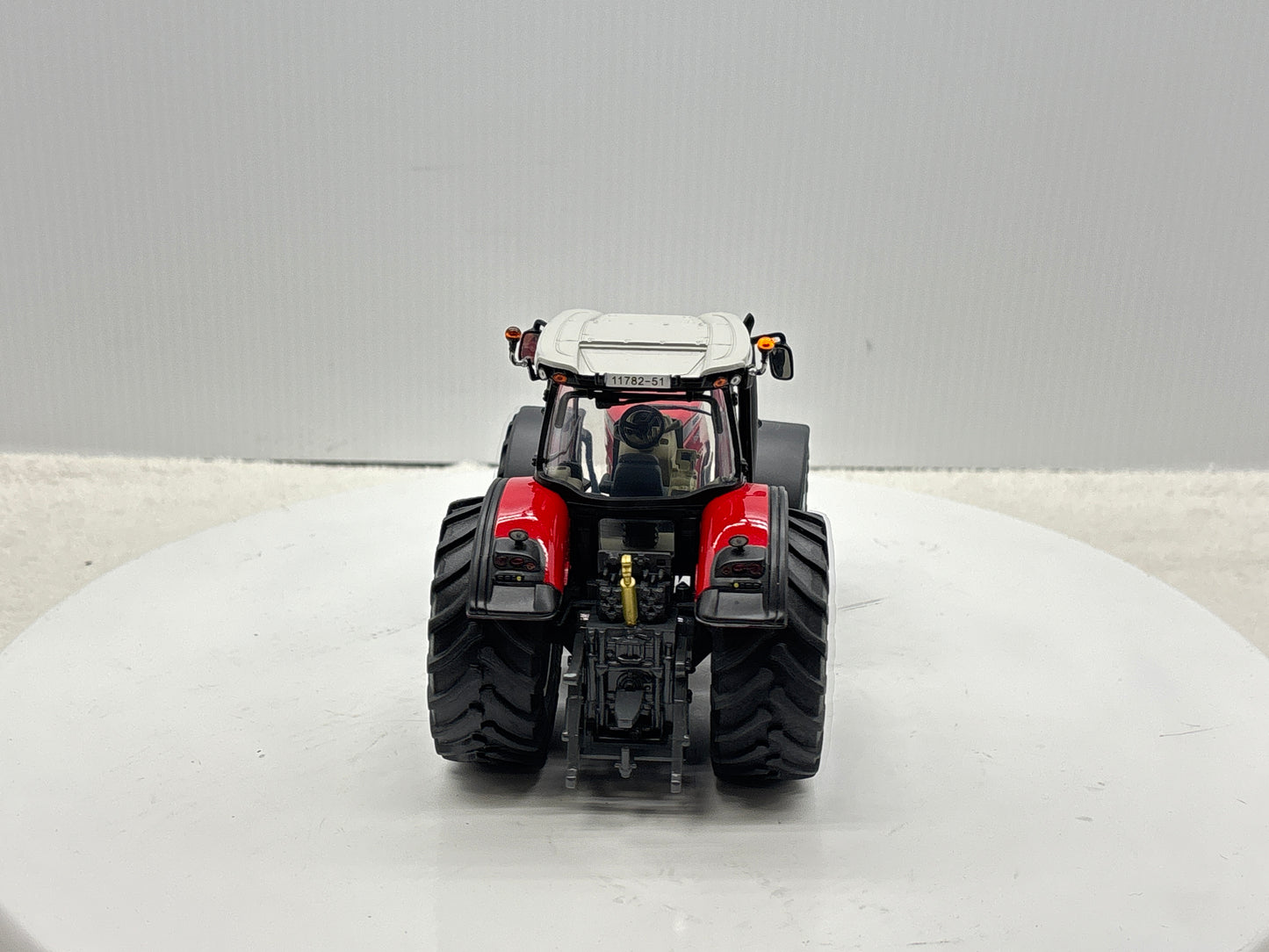 1/32 Massey Ferguson 8680
