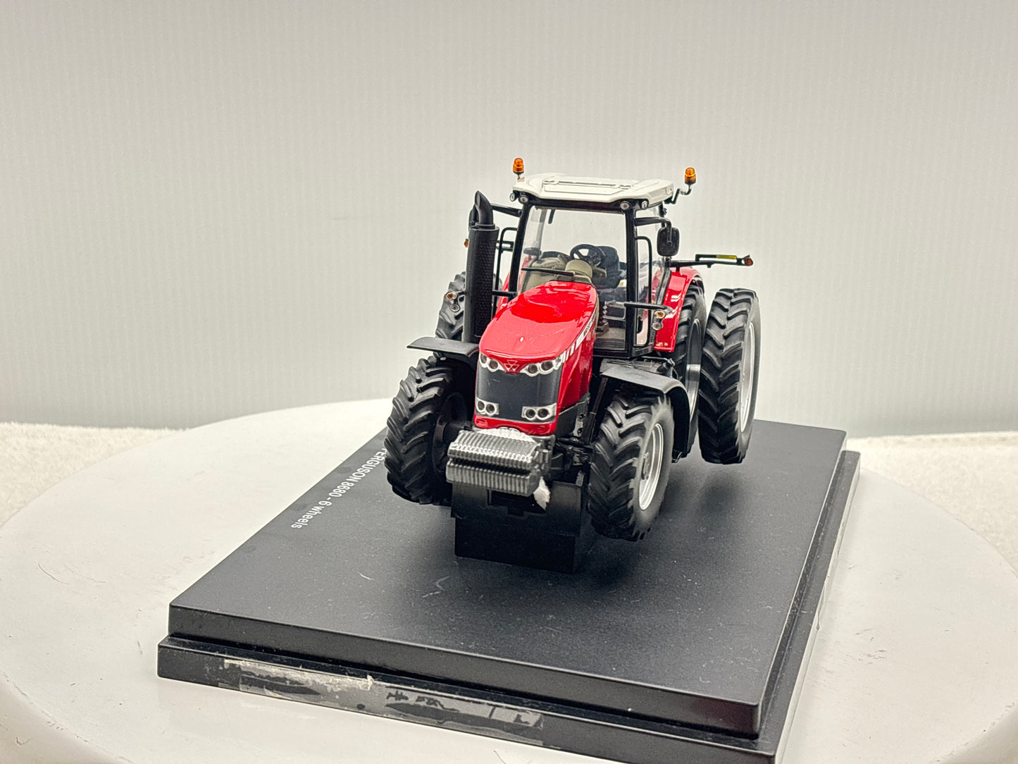 1/32 Massey Ferguson 8680
