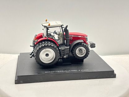 1/32 Massey Ferguson 8680
