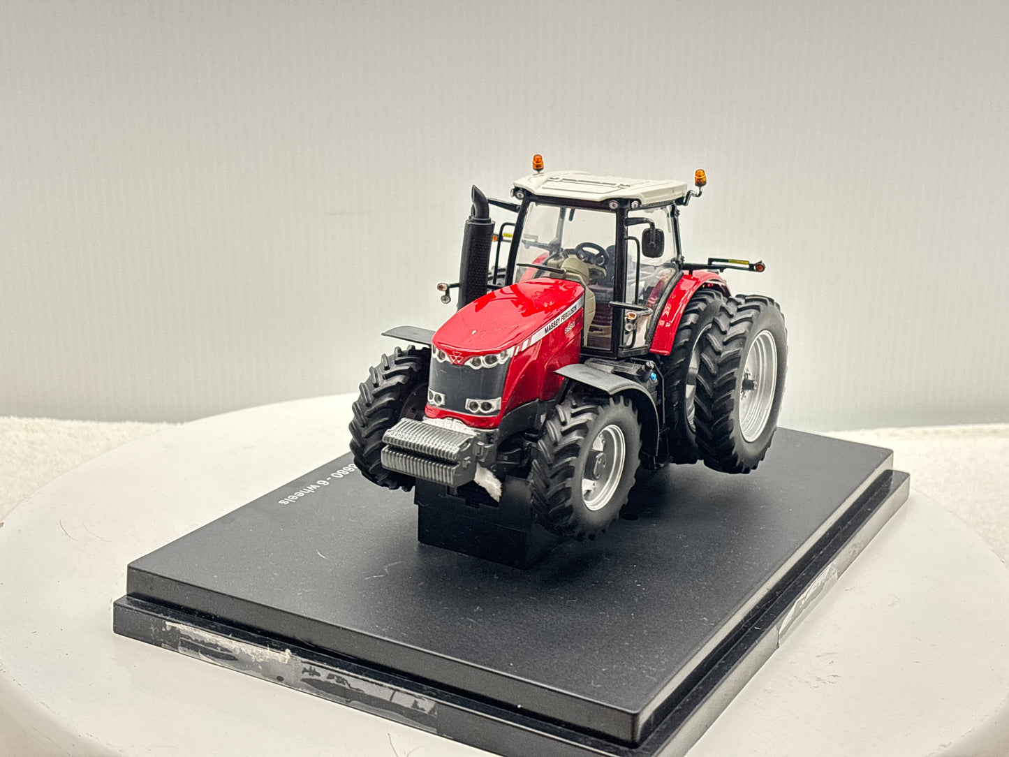 1/32 Massey Ferguson 8680