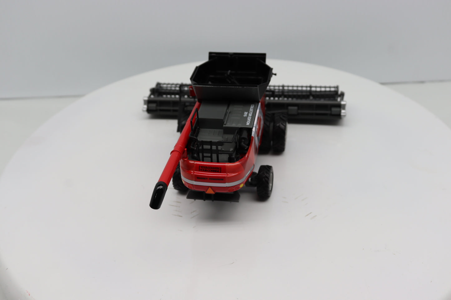 1/64 Massey Ferguson 9565