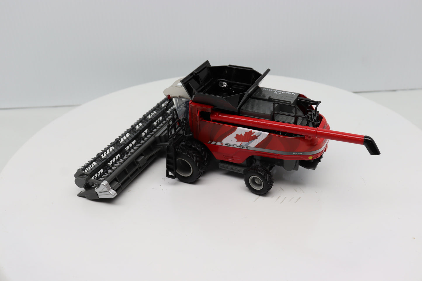 1/64 Massey Ferguson 9565