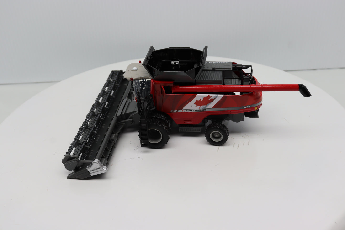 1/64 Massey Ferguson 9565