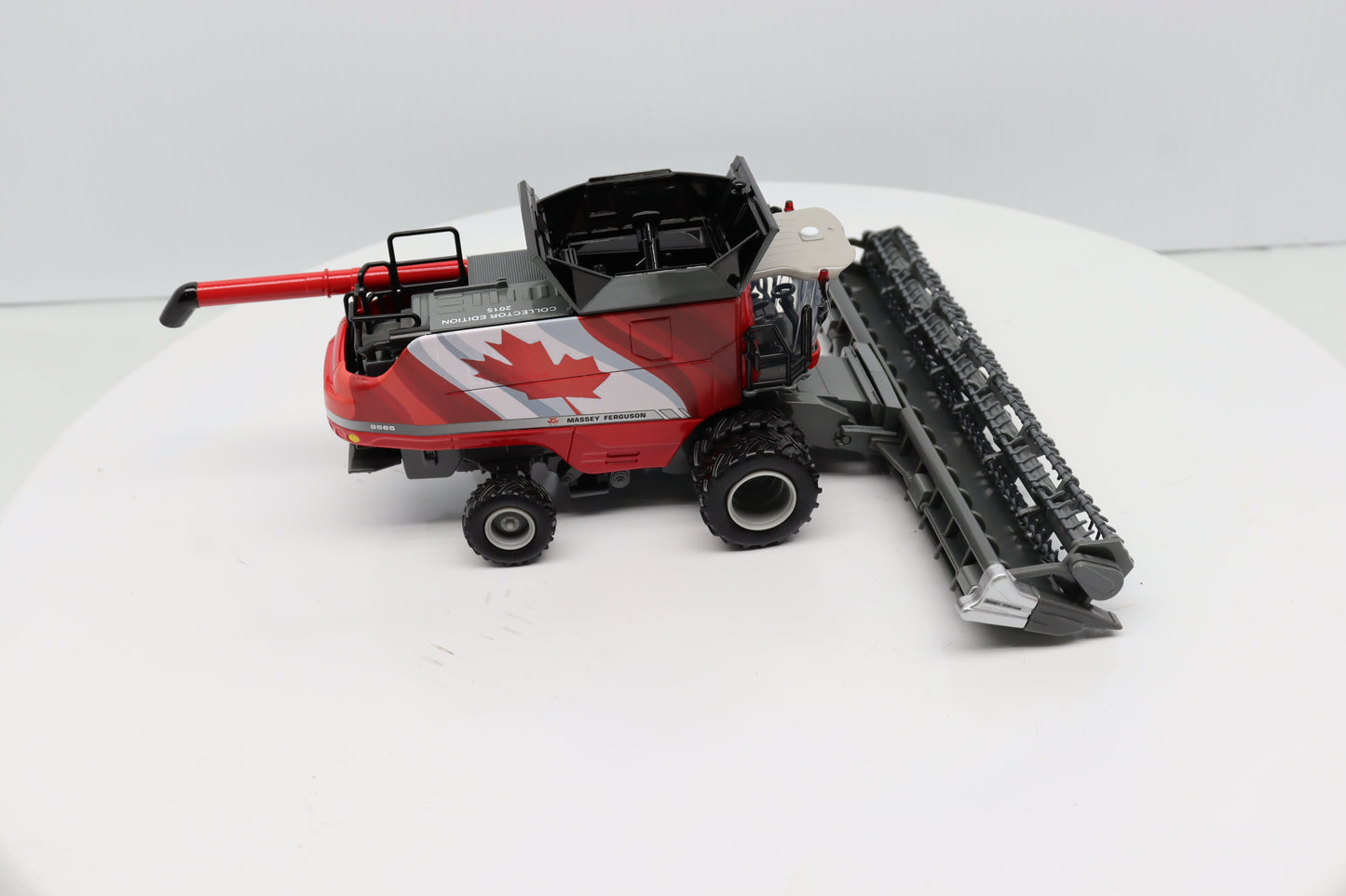 1/64 Massey Ferguson 9565