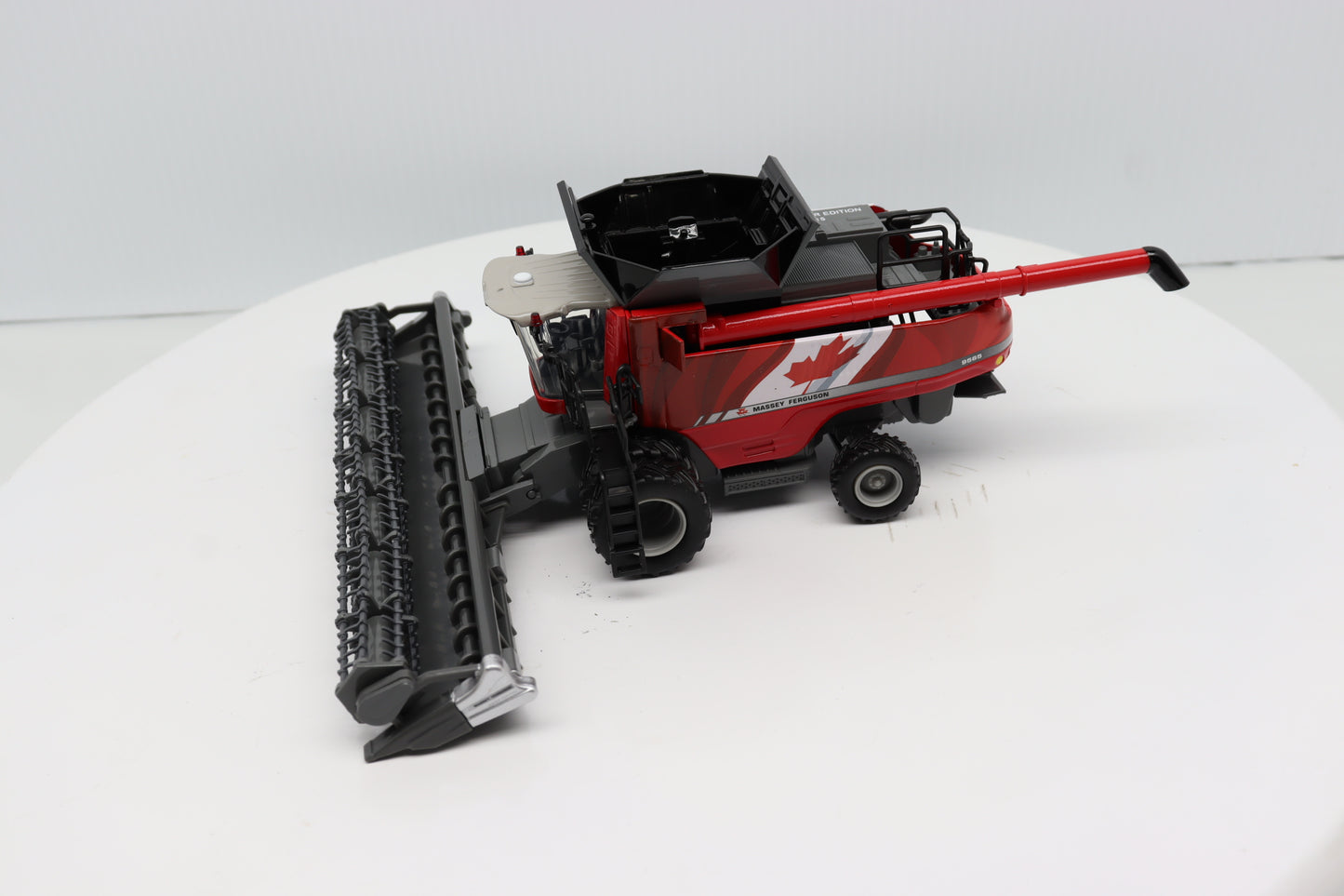 1/64 Massey Ferguson 9565