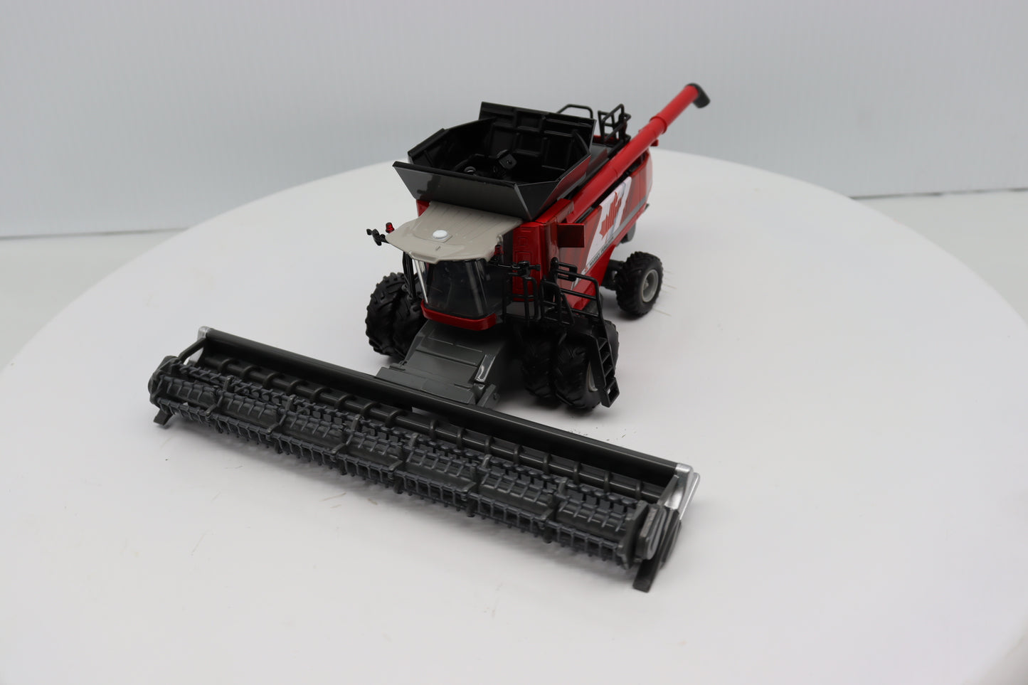 1/64 Massey Ferguson 9565