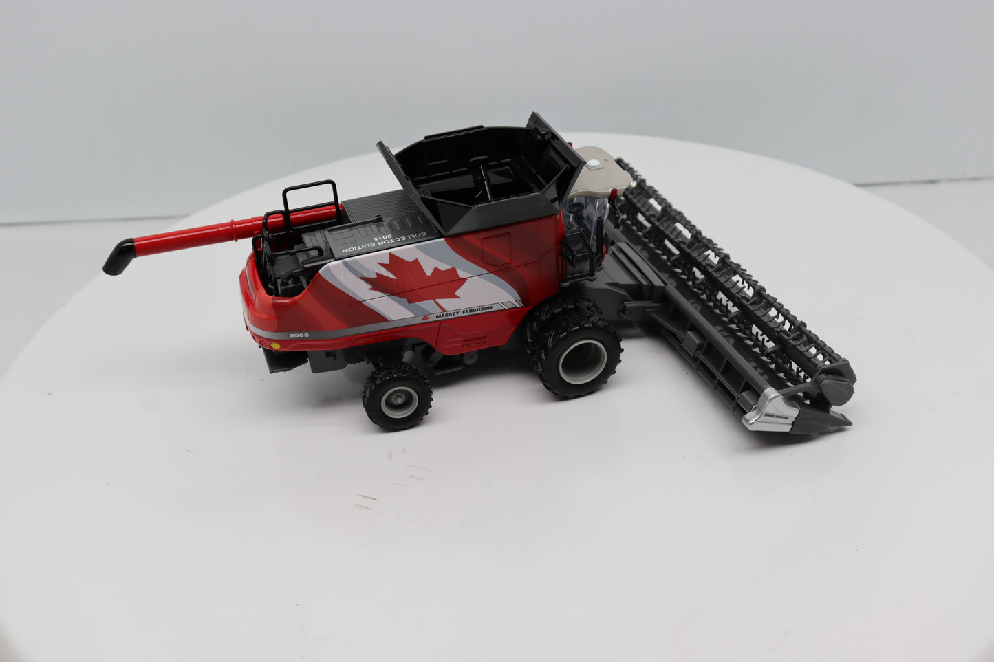 1/64 Massey Ferguson 9565