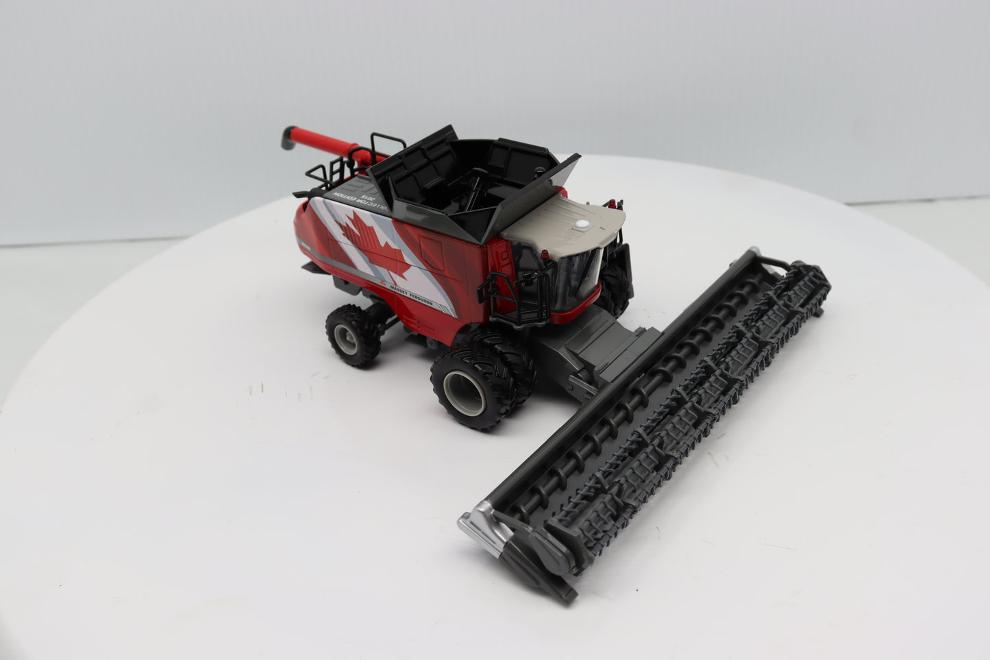 1/64 Massey Ferguson 9565