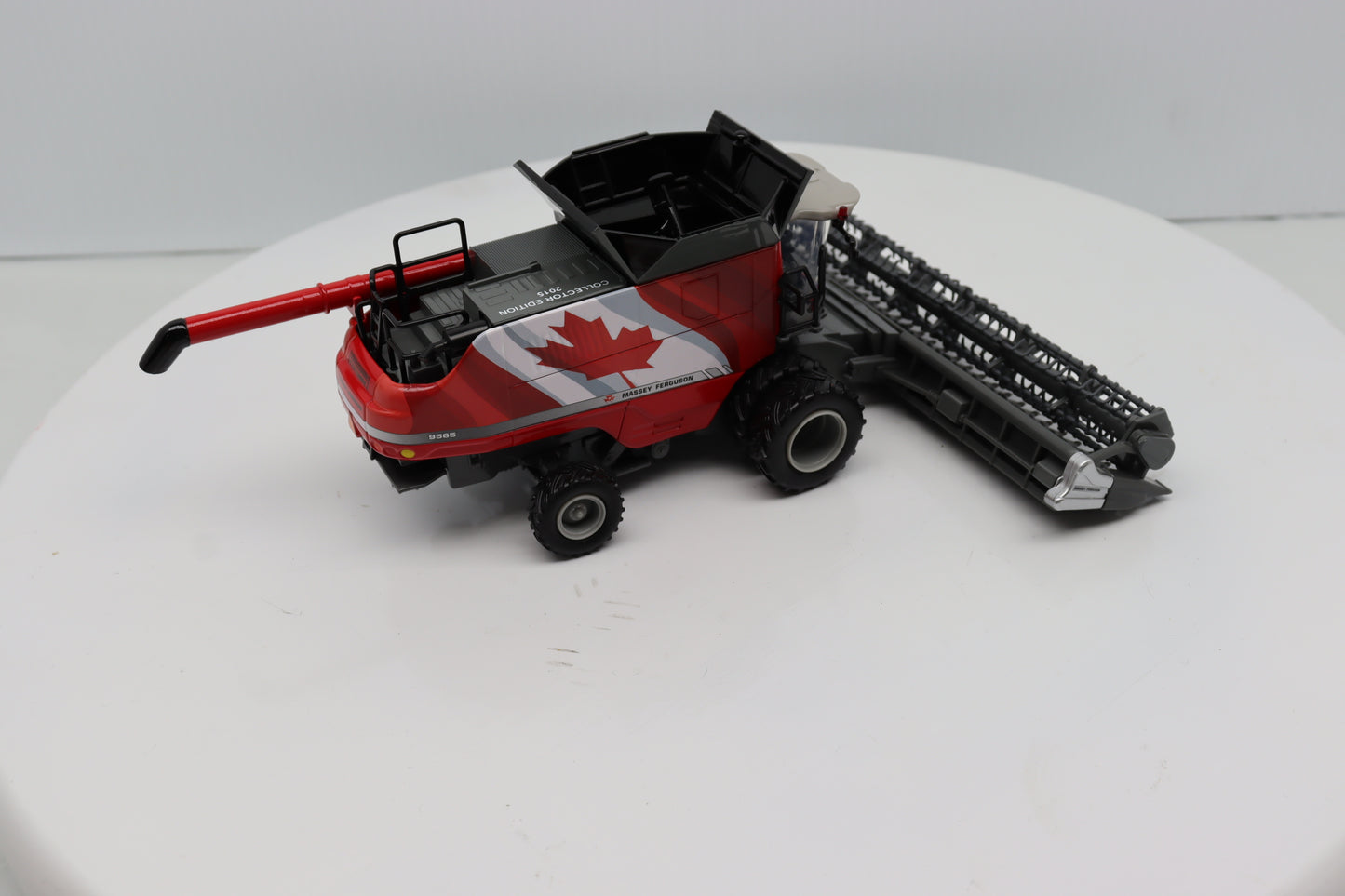 1/64 Massey Ferguson 9565