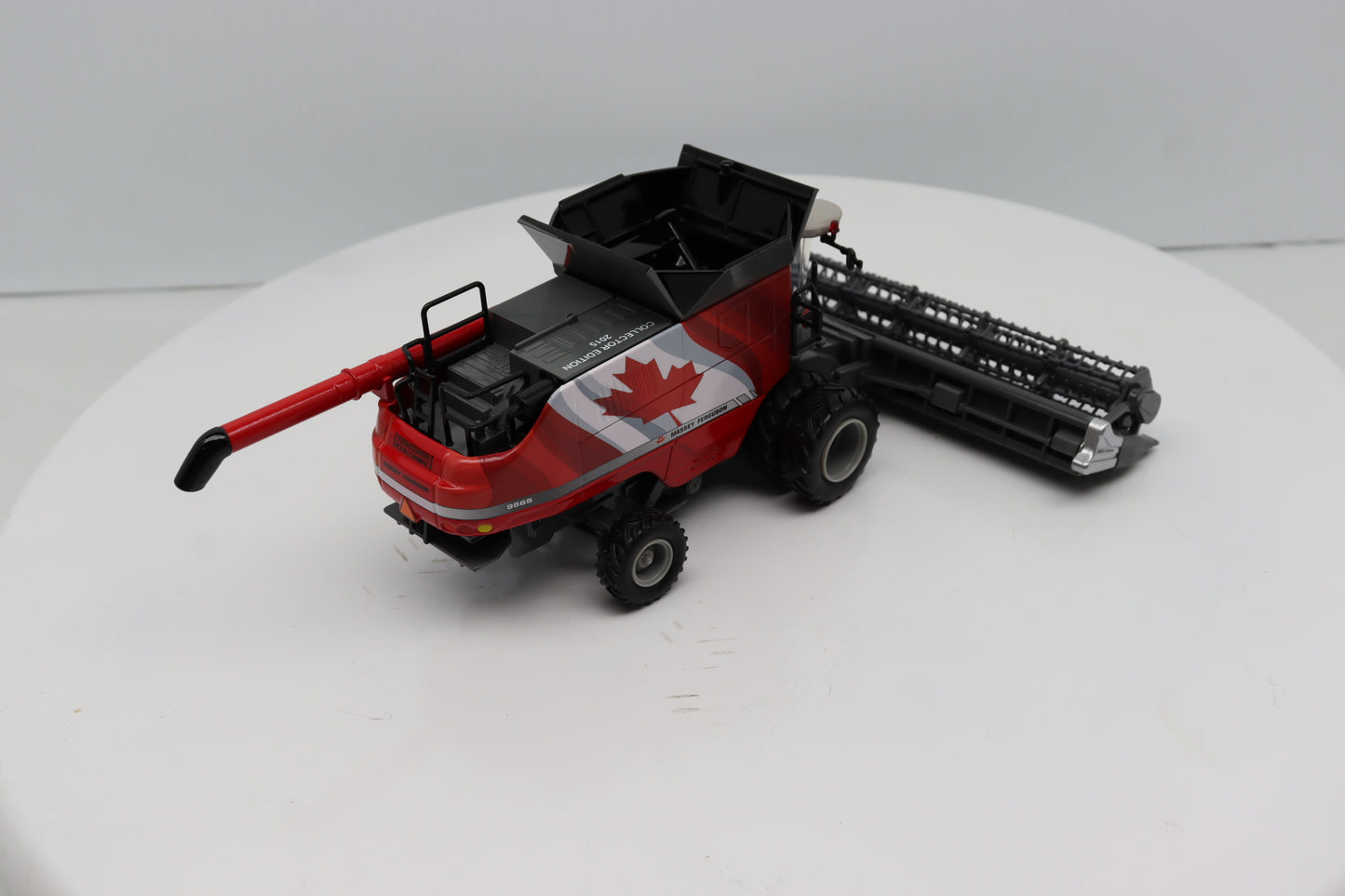 1/64 Massey Ferguson 9565
