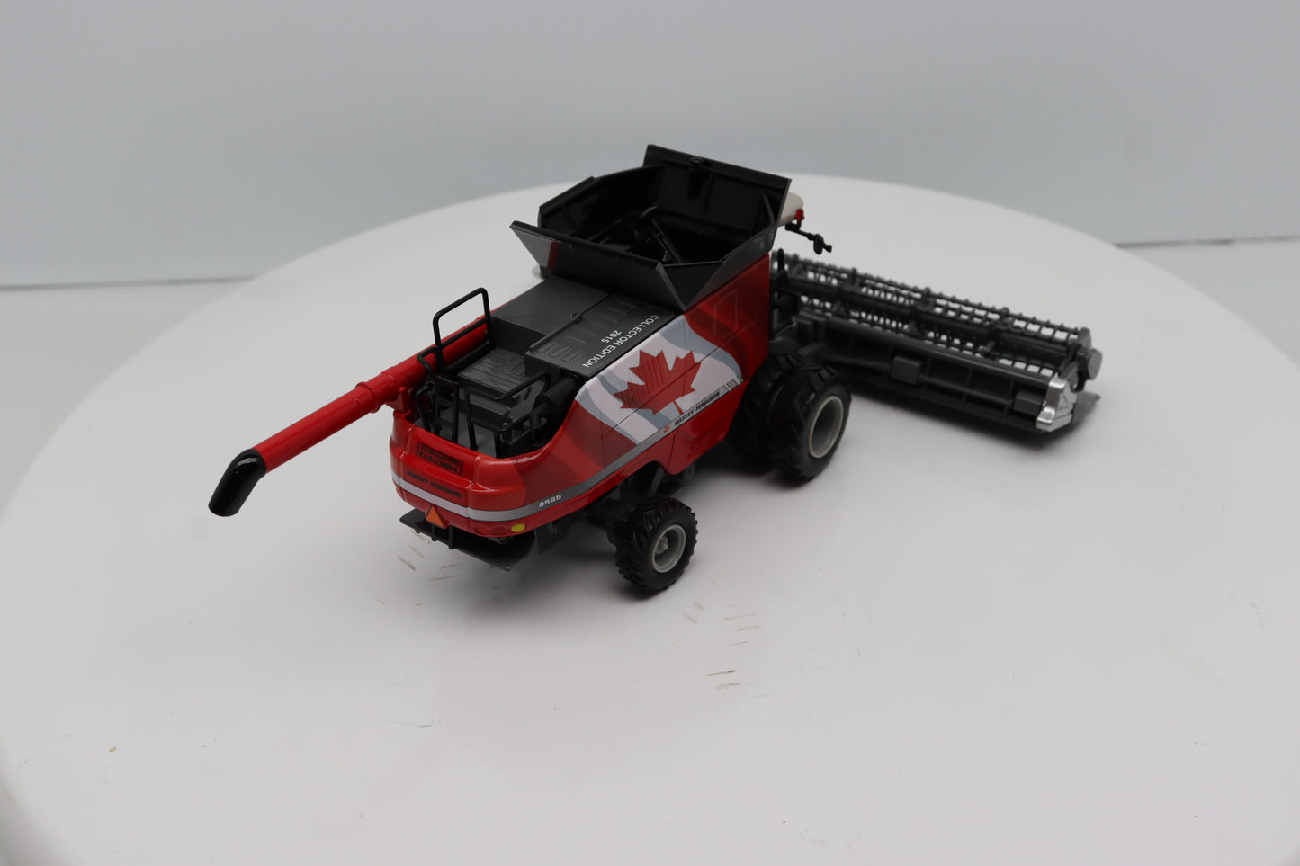 1/64 Massey Ferguson 9565