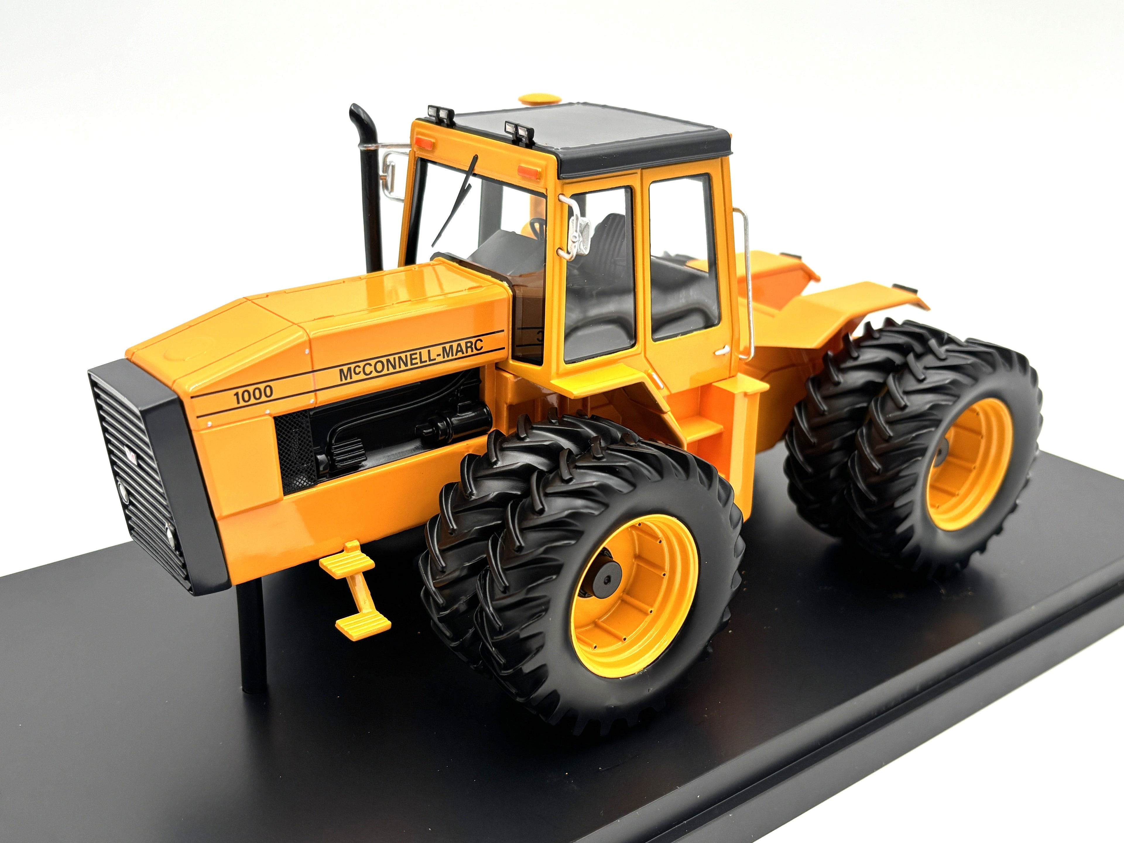 1/32 McConnel Marc 1000