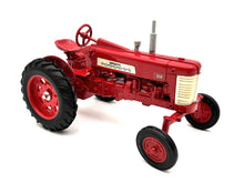 1/16 McCormick Farmall 350 Wide Front