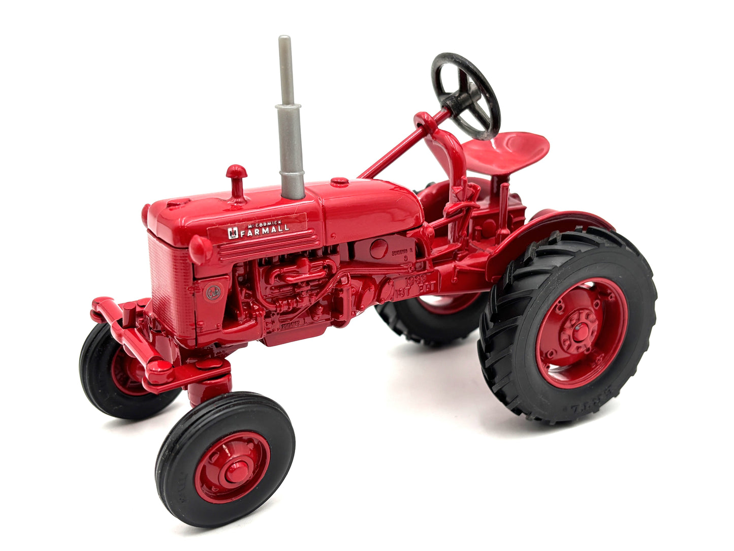 1/16 McCormick Farmall Cub Special Edition
