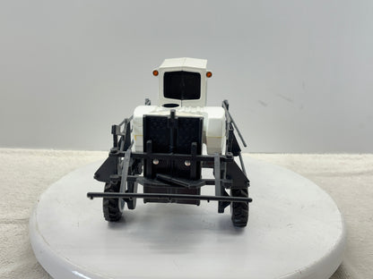 1/16 Melroe Spra-Coupe 220