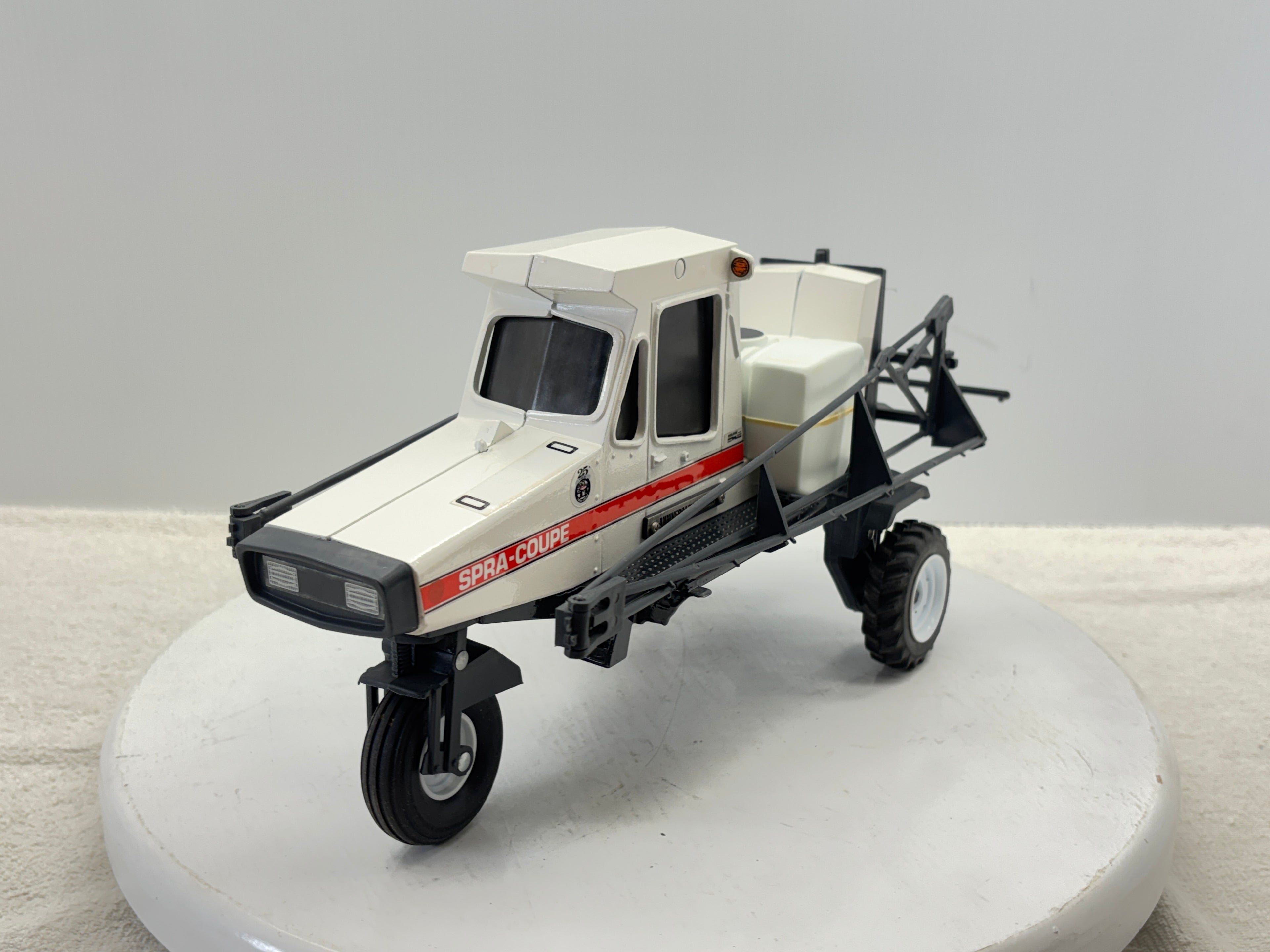 1/16 Melroe Spra-Coupe 220