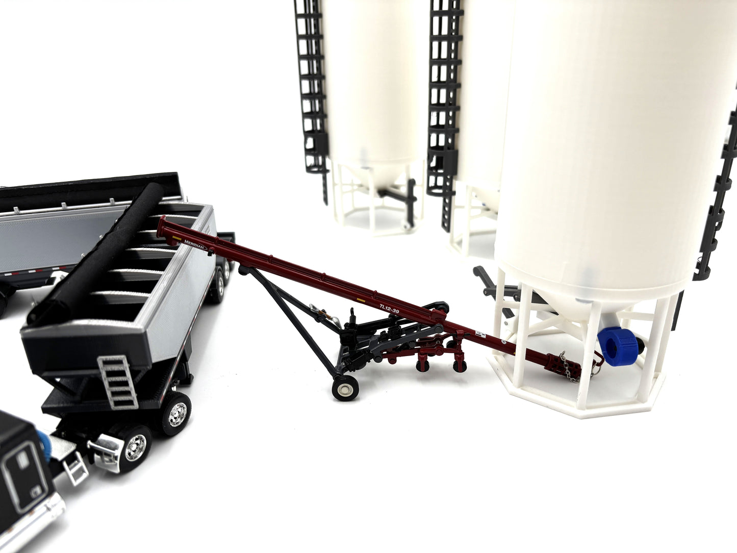 1/64 Meridian TL12-39 Truck Load Auger