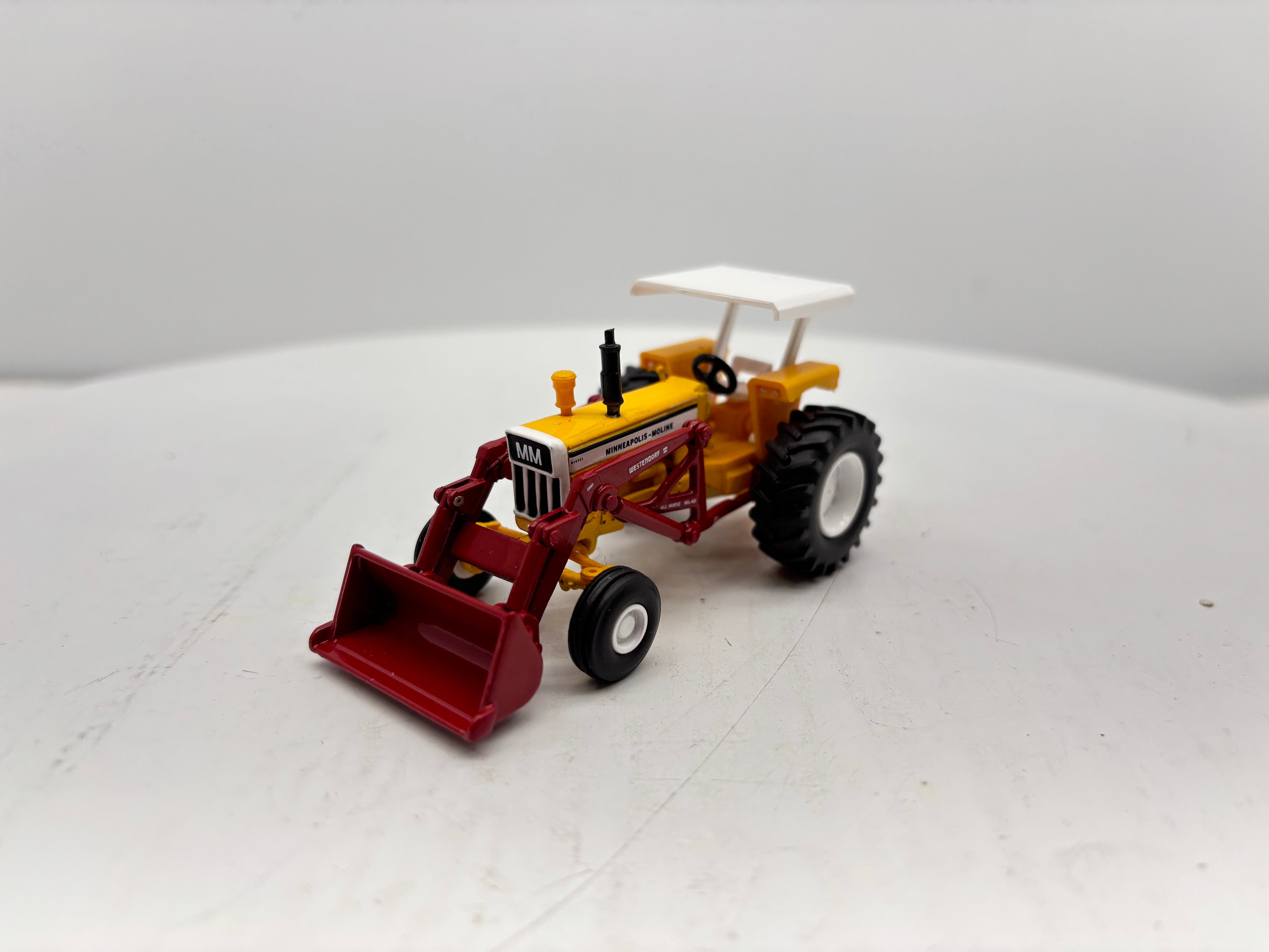 1/64 Minneapolis-Moline G-750 with Loader