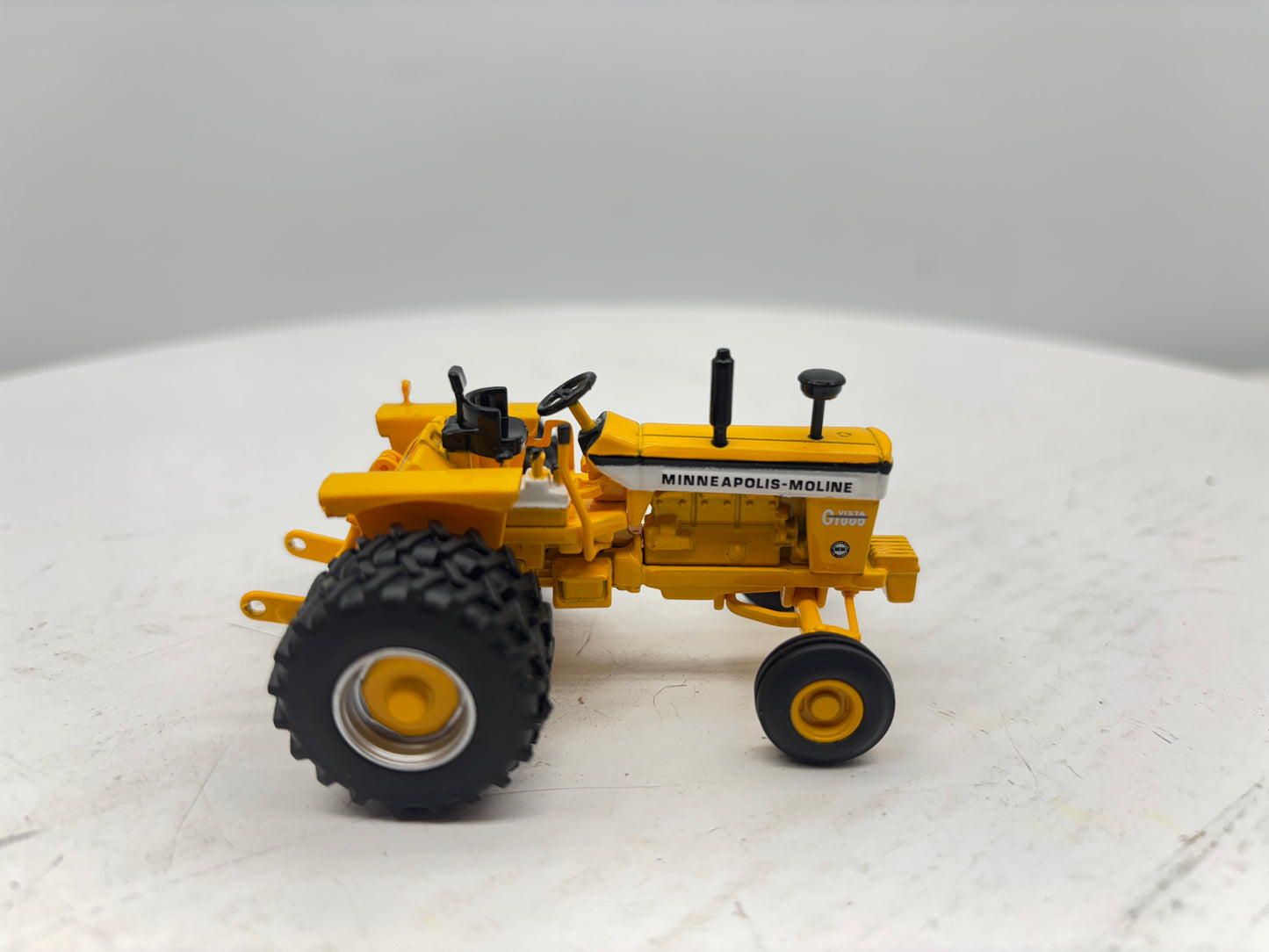 1/64 Minneapolis-Moline G1000 Vista