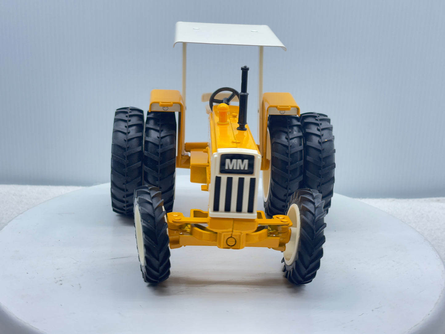 1/16 Minneapolis-Moline G-750 Toy Farmer Duals