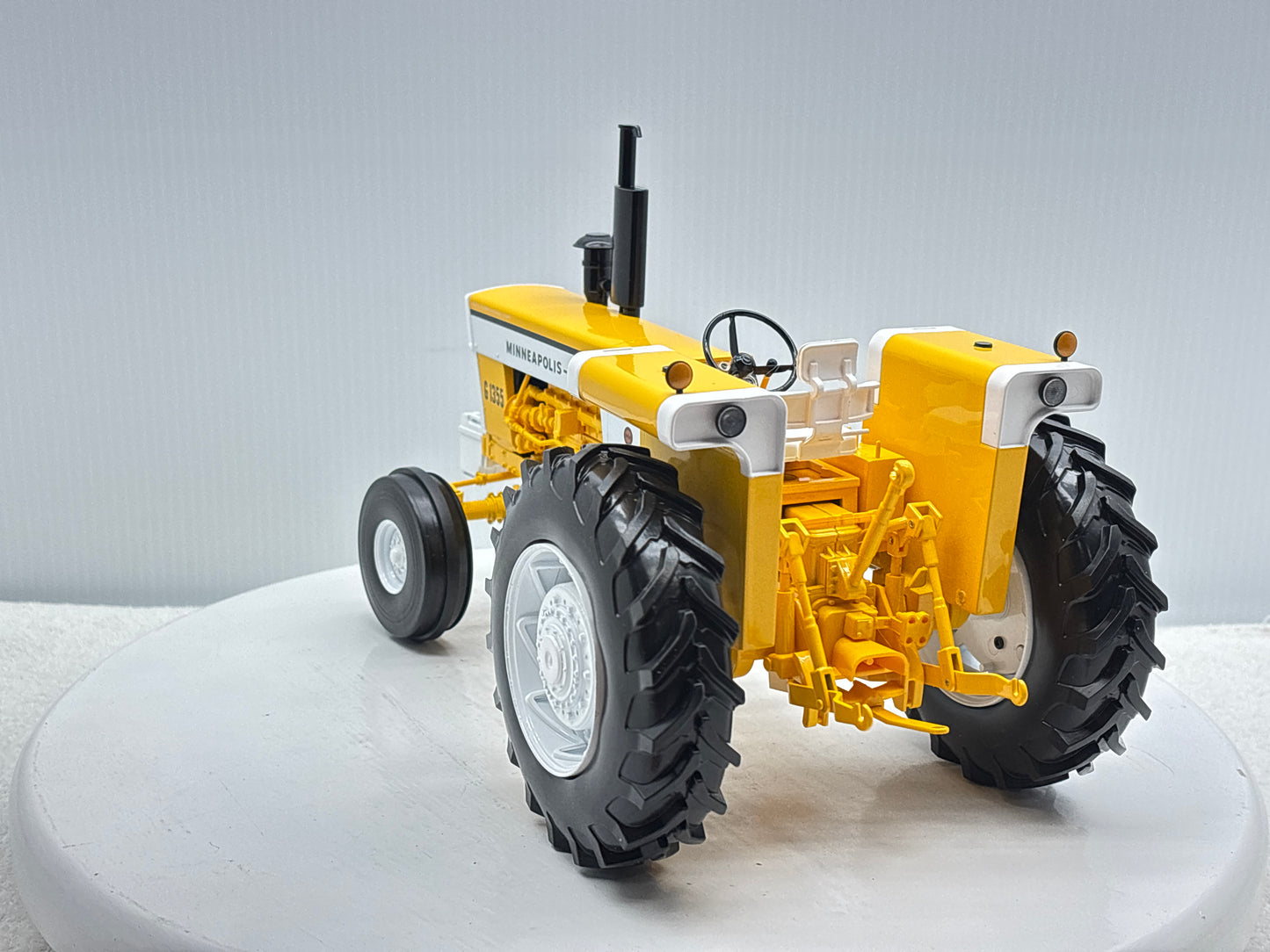 1/16 Minneapolis-Moline G1355