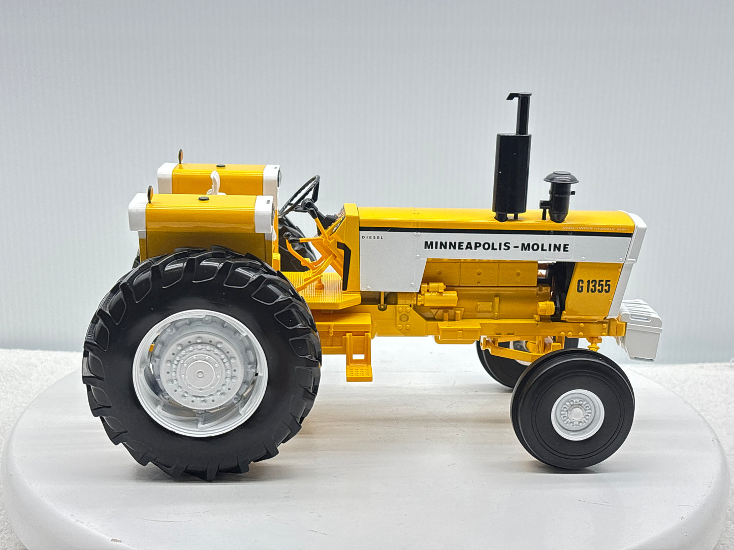 1/16 Minneapolis-Moline G1355