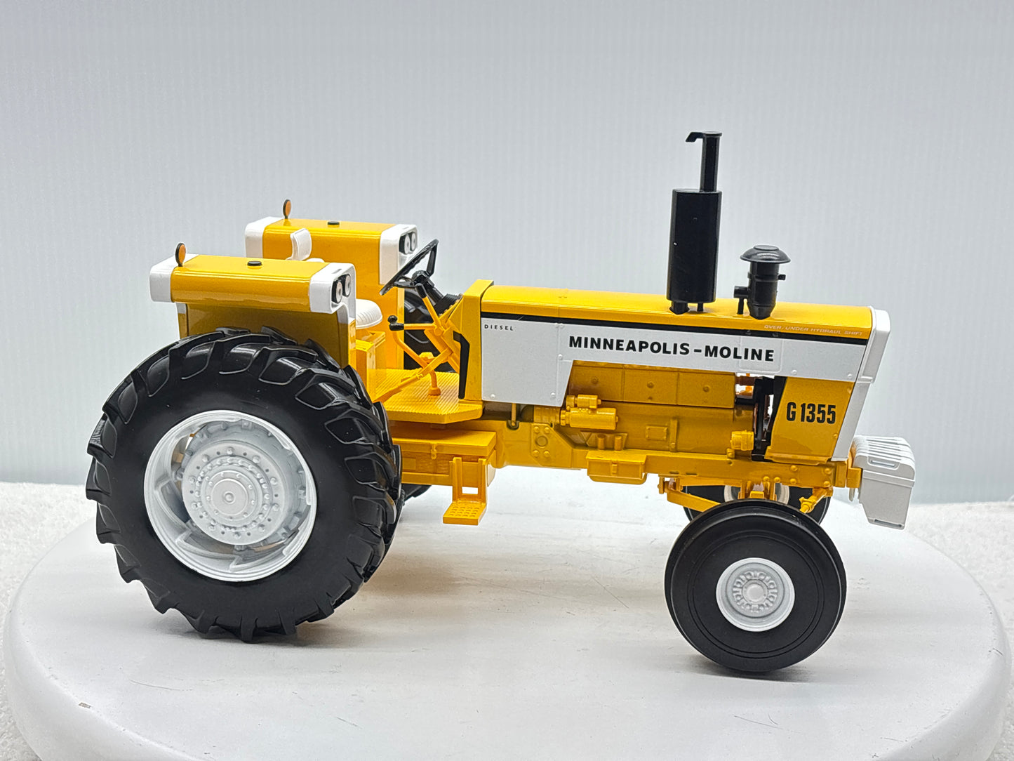 1/16 Minneapolis-Moline G1355
