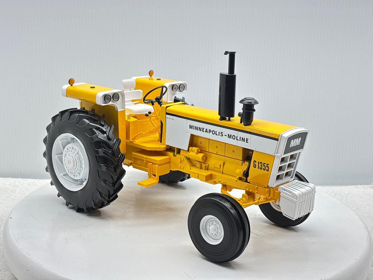 1/16 Minneapolis-Moline G1355