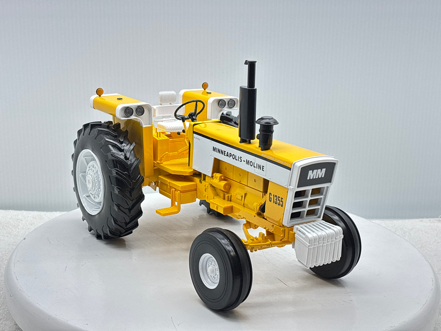 1/16 Minneapolis-Moline G1355