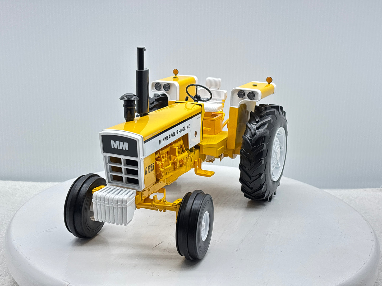 1/16 Minneapolis-Moline G1355