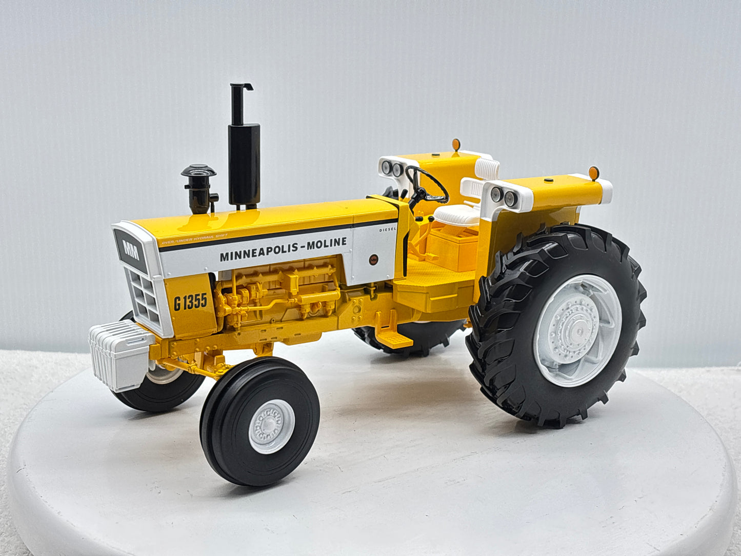 1/16 Minneapolis-Moline G1355