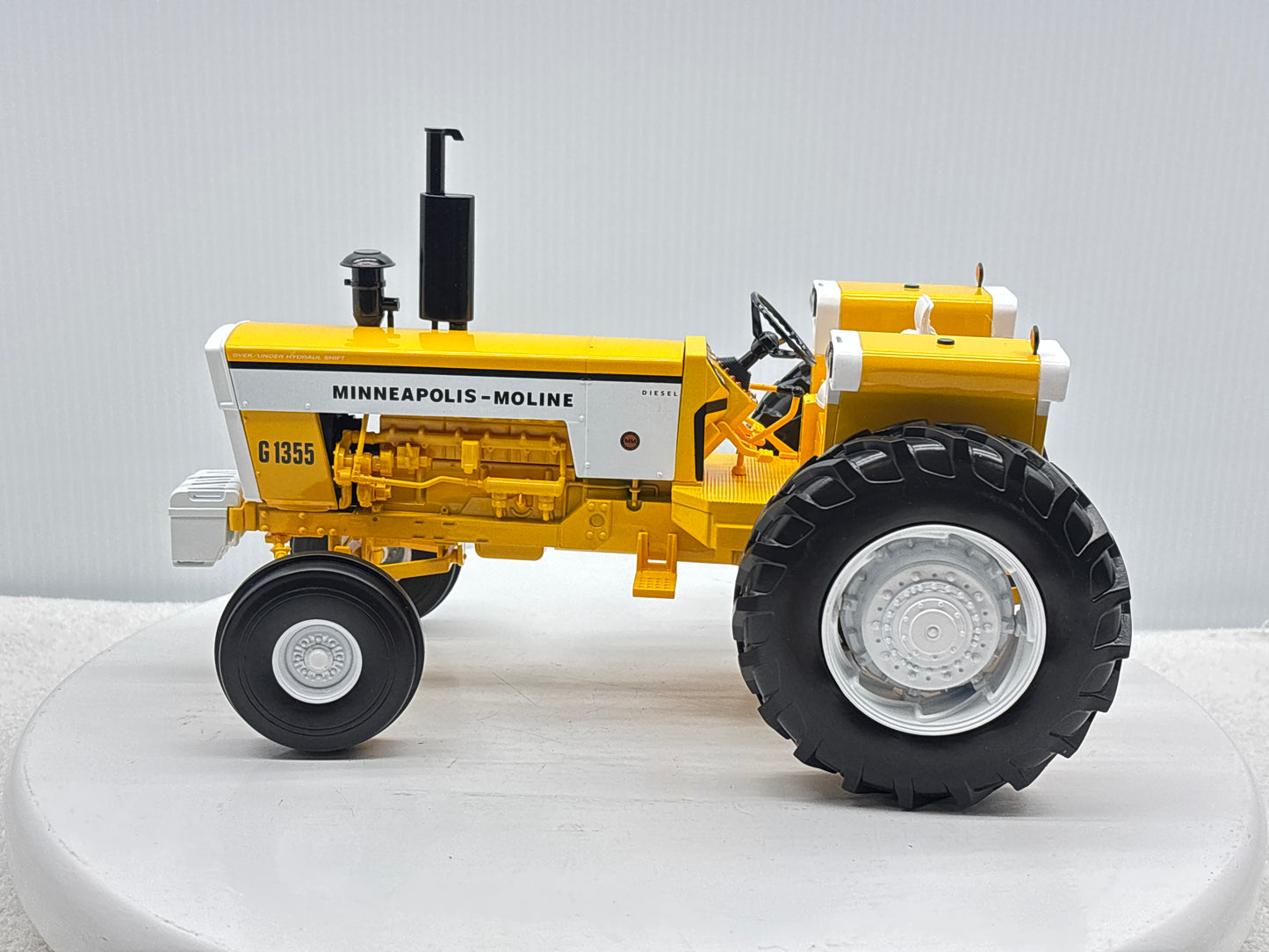 1/16 Minneapolis-Moline G1355