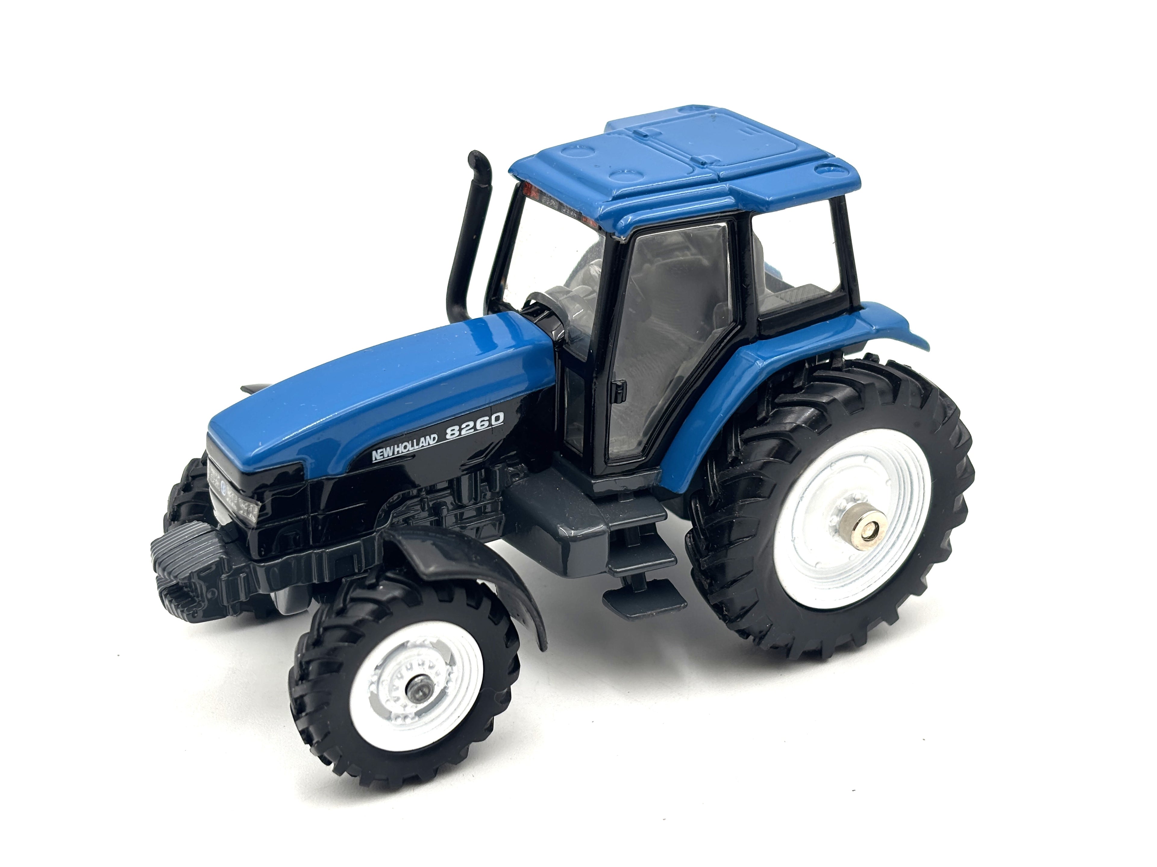 1/43 New Holland 8260 MFWD Collector Edition
