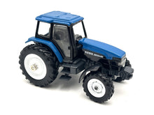 1/43 New Holland 8260 MFWD Collector Edition