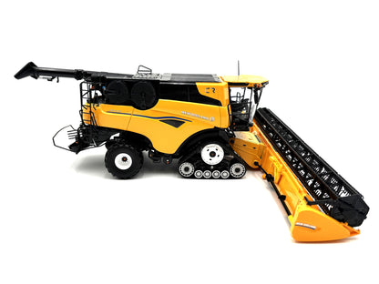 1/32 New Holland CR10.90