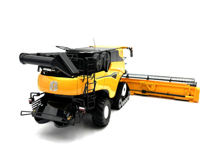 1/32 New Holland CR10.90