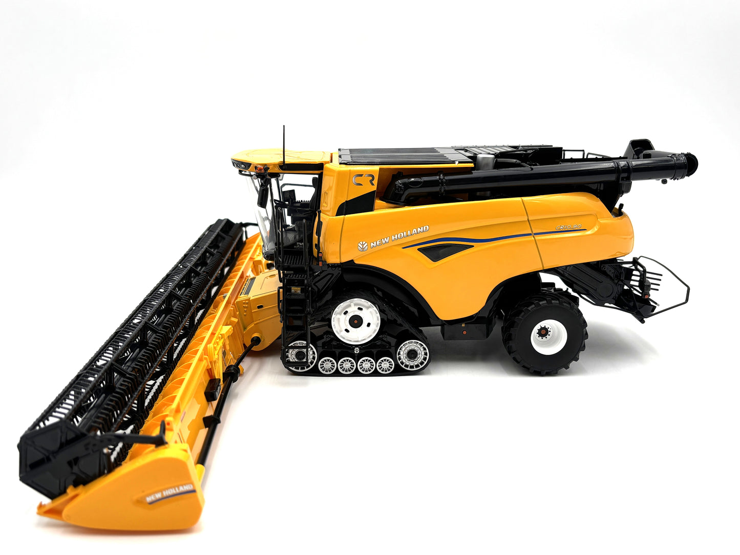 1/32 New Holland CR10.90