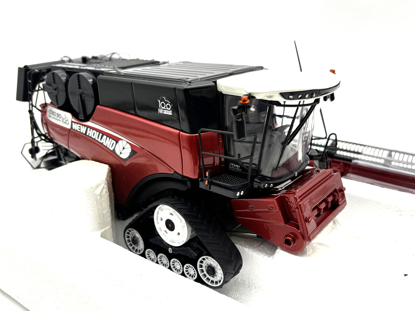 1/32 New Holland CR10.90 Fiat Centenary Edition